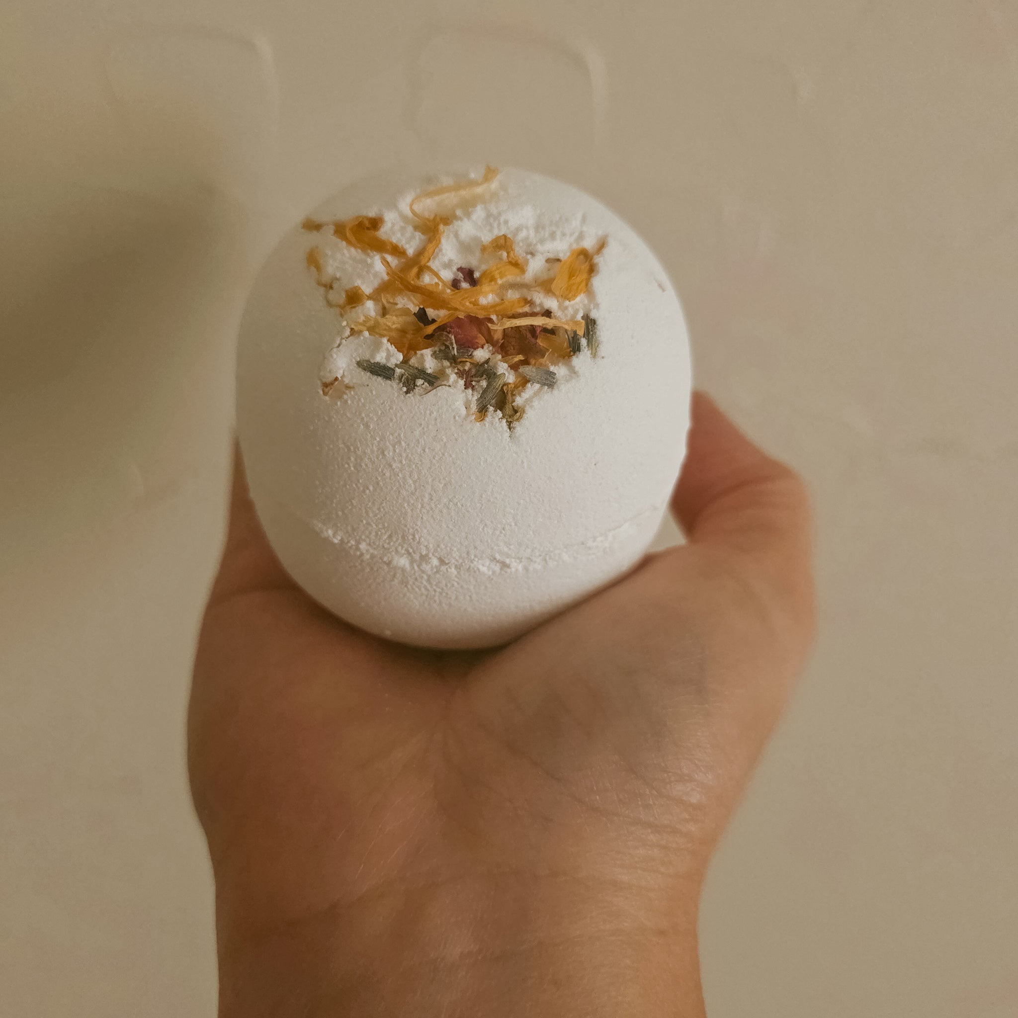 Moisturizing Lavender Bath Bomb