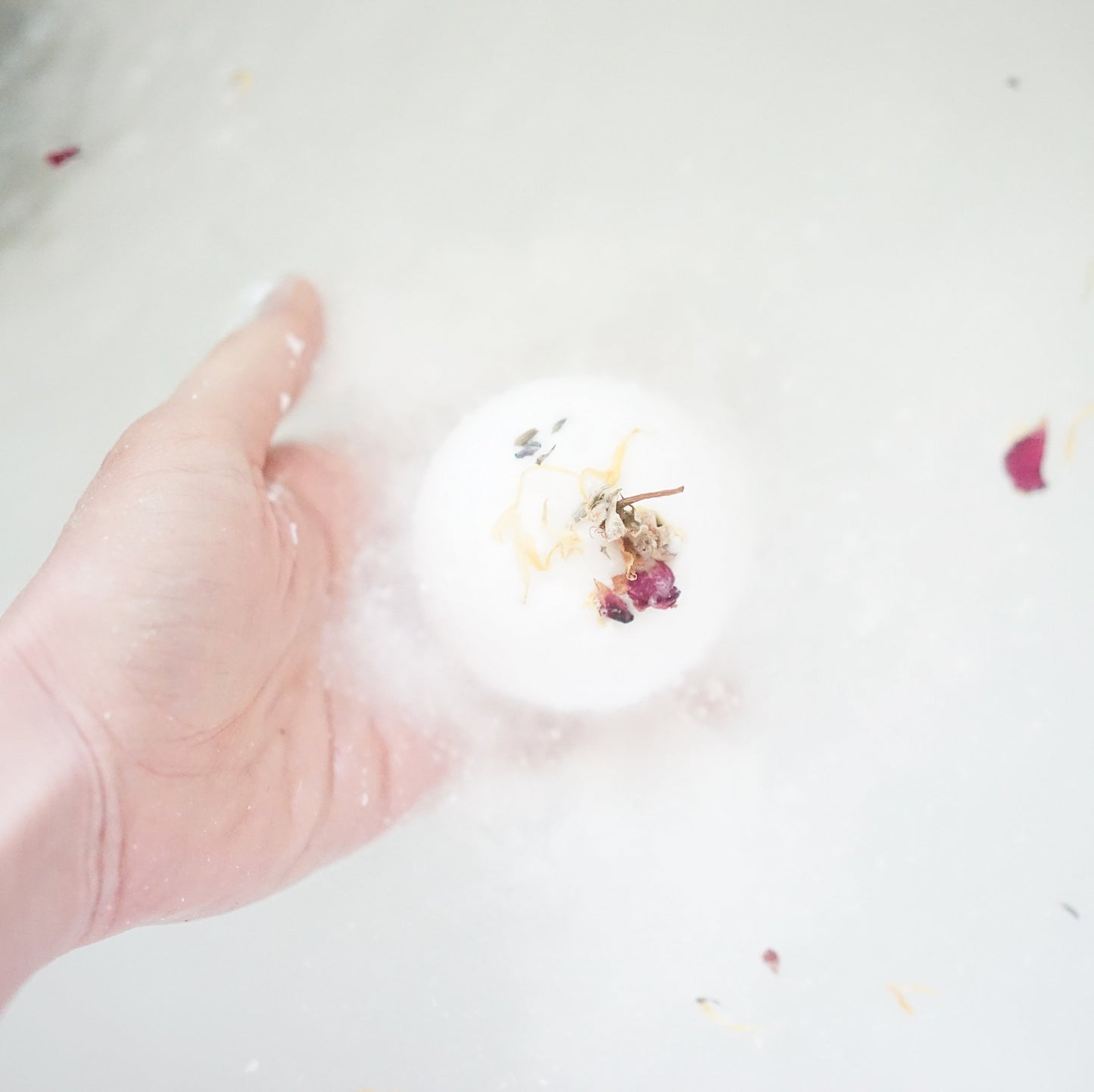 Moisturizing Lavender Bath Bomb